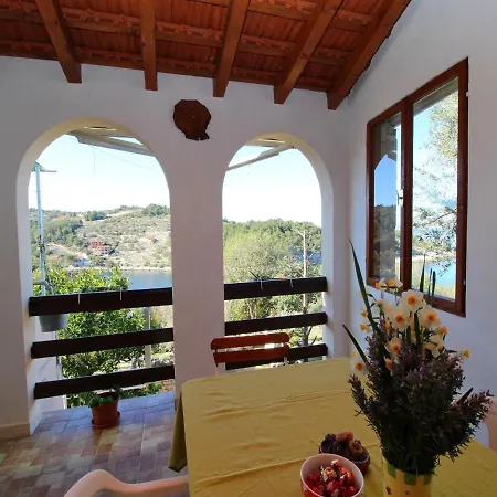 Area Stone House Tatil Evi Vela Luka